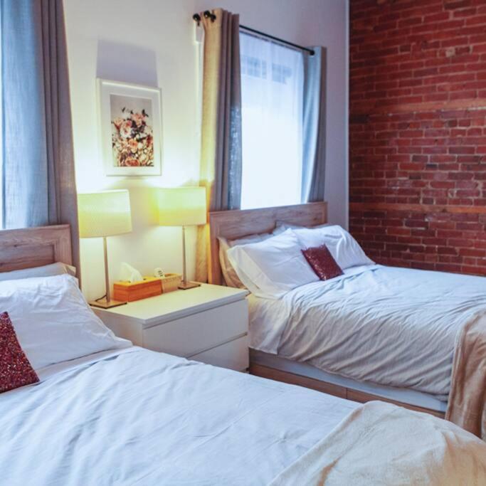 Apartmán Large Upstairs Flat In Downtown Century Building Belleville Exteriér fotografie